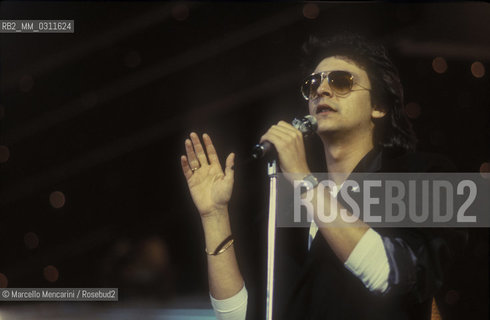 Sanremo Music Festival 1984. Giampiero Artegiani sings Acqua alta in piazza San Marco (High Tide in St. Marks Square) / Festival di Sanremo 1984. Giampiero Artegiani canta Acqua alta in piazza San Marco - ©Marcello Mencarini/Rosebud2