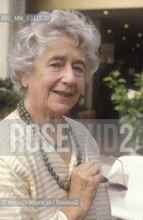 Venice Lido, Venice Film Festival 1989. British actress Peggy Ashcroft, ex aequo winner of the Volpi Cup for Best Actress for her role in Shes Been Away directed by Peter Hall / Lido di Venezia, Mostra del Cinema di venezia 1989. Lattrice inglese Peggy Ashcroft, vincitrice ex aequo della Coppa Volpi alla migliore attrice per il suo ruolo in E stata via  (Shes Been Away), diretto da Peter Hall - ©Marcello Mencarini/Rosebud2