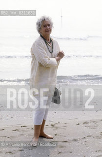 Venice Lido, Venice Film Festival 1989. British actress Peggy Ashcroft, ex aequo winner of the Volpi Cup for Best Actress for her role in Shes Been Away directed by Peter Hall / Lido di Venezia, Mostra del Cinema di venezia 1989. Lattrice inglese Peggy Ashcroft, vincitrice ex aequo della Coppa Volpi alla migliore attrice per il suo ruolo in E stata via  (Shes Been Away), diretto da Peter Hall - ©Marcello Mencarini/Rosebud2