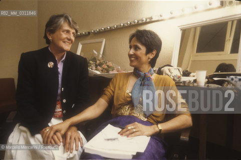 Nizza, about 1984. American folk singer songwriter Joan Baez with her mother Joan senior in her dressing room after performing / Nizza, 1984 circa. La cantautrice folk Joan Baez con sua madre Joan senior nel suo camerino dopo un concerto - ©Marcello Mencarini/Rosebud2