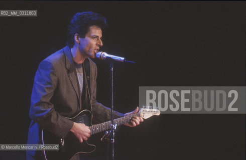 Rome, 1991. Italian singer and songwriter Claudio Baglioni performing / Roma, 1991. Il cantante Claudio Baglioni in concerto - ©Marcello Mencarini/Rosebud2