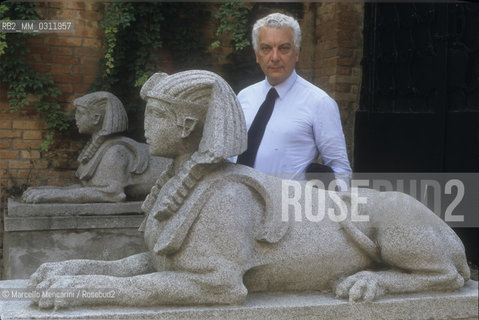 Venice Lido, 1999. Venice Biennale President Paolo Baratta / Lido di Venezia, 1999. Il Presidente della Biennale di Venezia Paolo Baratta - ©Marcello Mencarini/Rosebud2