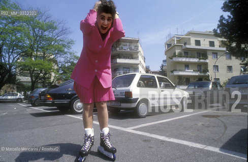 Rome, 1992. Opera singer Cecilia Bartoli with roller skates / Roma, 1992. La cantante lirica Cecilia Bartoli con i pattini a rotelle - ©Marcello Mencarini/Rosebud2