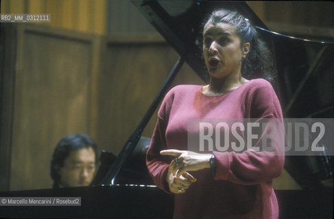 Rome, 1992. Opera singer Cecilia Bartoli and pianist-conductor Myung-Whun Chung performing a rehearsal / Roma, 1992. La cantante lirica Cecilia Bartoli e il pianista-direttore dorchestra Myung-Whun Chung durante una prova - ©Marcello Mencarini/Rosebud2