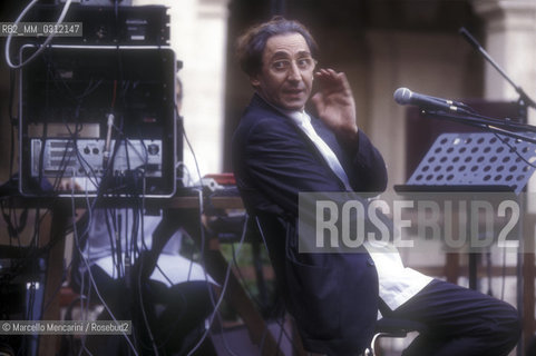 Rome, Villa Medici, 1999. Italian singer-songwriter and composer Franco Battiato during a rehearsal / Roma, Villa Medici, 1999. Il cantante e compositore Franco Battiato durante una prova - ©Marcello Mencarini/Rosebud2