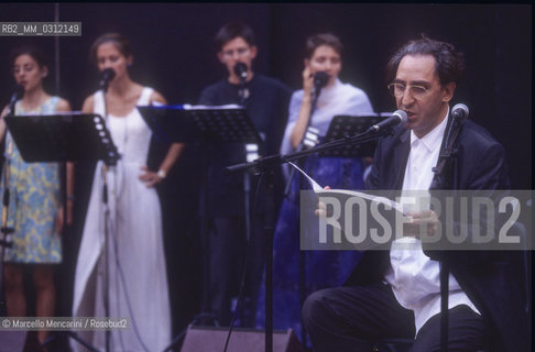 Rome, Villa Medici, 1999. Italian singer-songwriter and composer Franco Battiato during a rehearsal / Roma, Villa Medici, 1999. Il cantante e compositore Franco Battiato durante una prova - ©Marcello Mencarini/Rosebud2