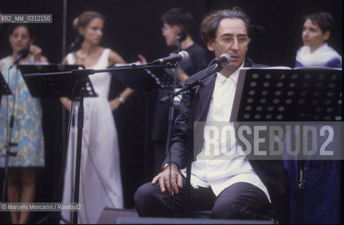 Rome, Villa Medici, 1999. Italian singer-songwriter and composer Franco Battiato during a rehearsal / Roma, Villa Medici, 1999. Il cantante e compositore Franco Battiato durante una prova - ©Marcello Mencarini/Rosebud2