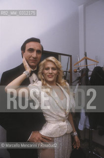 Rome 1984. Italian TV presenter Pippo Baudo and showgirl Heather Parisi before the TV programme Fantastico 5 / Roma, 1984. Il presentatore TV Pippo Baudo e la showgirl Heather Parisi prima della trasmissione Fantastico 5  - ©Marcello Mencarini/Rosebud2
