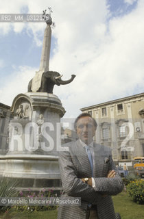 Italian TV presenter Pippo Baudo in his hometown, Catania (1985) / Il presentatore TV Pippo Baudo a Catania, sua città natale (1985) - ©Marcello Mencarini/Rosebud2