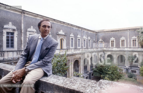 Italian TV presenter Pippo Baudo in his hometown, Catania (1985) / Il presentatore TV Pippo Baudo a Catania, sua città natale (1985) - ©Marcello Mencarini/Rosebud2