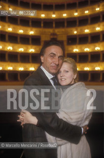Parma Royal Theater 1986. Italian TV presenter Pippo Baudo and his wife, soprano Katia Ricciarelli / Teatro Regio di Parma, 1986. Il presentatore televisivo Pippo Baudo e sua moglie, il soprano Katia Ricciarelli - ©Marcello Mencarini/Rosebud2