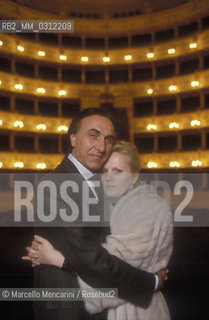 Parma Royal Theater 1986. Italian TV presenter Pippo Baudo and his wife, soprano Katia Ricciarelli / Teatro Regio di Parma, 1986. Il presentatore televisivo Pippo Baudo e sua moglie, il soprano Katia Ricciarelli - ©Marcello Mencarini/Rosebud2