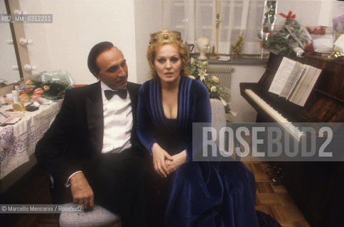Parma Royal Theater 1986. Italian TV presenter Pippo Baudo and his wife, soprano Katia Ricciarelli, in her dressing room / Teatro Regio di Parma, 1986. Il presentatore televisivo Pippo Baudo e sua moglie, il soprano Katia Ricciarelli, nel suo camerino - ©Marcello Mencarini/Rosebud2