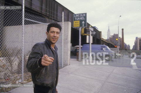 New York, 1987. Italian singer and songwriter Edoardo Bennato / New York, 1987. Il cantante Edoardo Bennato - ©Marcello Mencarini/Rosebud2