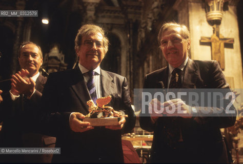 Venice Music Biennale, 1995. Italian composer Luciano Berio receiving the Golden Lion Award for Career Achievement / Biennale Musica di Venezia, 1995. Il compositore Luciano Berio mentre riceve il Leone doro alla carriera - ©Marcello Mencarini/Rosebud2