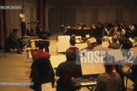 Paris, June 1995. Italian composer Luciano Berio at IRCAM  (Institut de Recherche et Coordination Acoustique/Musique) during a rehearsal of his 12th Sequence directed by David Robertson / Parigi, giugno 1995. Il compositore Luciano Berio allIRCAM (Institut de Recherche et Coordination Acoustique/Musique) durante una prova della sua XII Sequenza diretta da David Robertson - ©Marcello Mencarini/Rosebud2