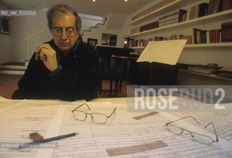Radicondoli (Siena), 1995. Italian composer Luciano Berio in his home / Radicondoli (Siena), 1995. Il compositore Luciano Berio nella sua casa - ©Marcello Mencarini/Rosebud2