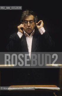 Siena 1995. Italian composer Luciano Berio conducting / Siena 1995. Il compositore Luciano Berio mentre dirige - ©Marcello Mencarini/Rosebud2