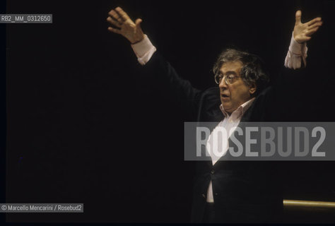 Siena 1995. Italian composer Luciano Berio conducting / Siena 1995. Il compositore Luciano Berio mentre dirige - ©Marcello Mencarini/Rosebud2