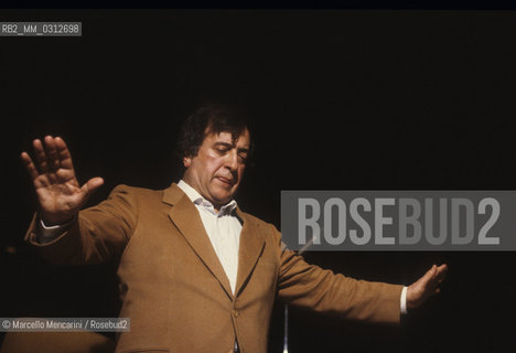 Italian composer Luciano Berio conducting (about 1982)  / Il compositore Luciano Berio mentre dirige (1982 circa) - ©Marcello Mencarini/Rosebud2