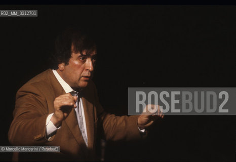 Italian composer Luciano Berio conducting (about 1982)  / Il compositore Luciano Berio mentre dirige (1982 circa) - ©Marcello Mencarini/Rosebud2