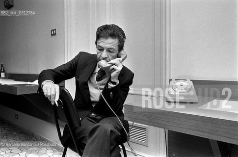 Secretary of the Italian Communist Party Enrico Berlinguer phoning (1979) / Il segretario del Partito Comunista Italiano Enrico Berlinguer al telefono (1979) - ©Marcello Mencarini/Rosebud2
