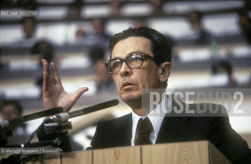 Rome, 1979, 15th National Congress of the Italian Communist Party. Secretary Enrico Berlinguer making a speach / Roma, 1979. XXV° Congresso del partito Comunista Italiano. Il segretario Enrico Berlinguer mentre fa un discorso - ©Marcello Mencarini/Rosebud2