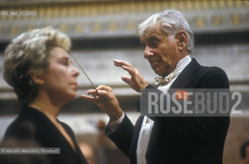 Vatican City, Regal Room, 1983. Musician Leonard Bernstein conducting and opera singer Christa Ludwig / Città del Vaticano, Sala Regia, 1983. Leonard Bernstein mentre dirige e la cantante lirica Christa Ludwig - ©Marcello Mencarini/Rosebud2