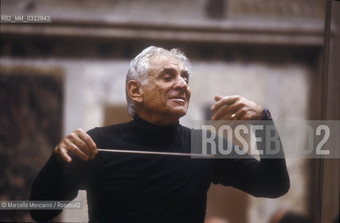 Vatican City, Regal Room, 1983. Musician Leonard Bernstein conducting a rehearsal / Città del Vaticano, Sala Regia, 1983. Leonard Bernstein mentre dirige una prova - ©Marcello Mencarini/Rosebud2