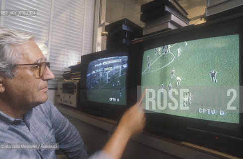 Italian sport journalist Beppe Berti, 1990 / Il giornalista sportivo Beppe Berti, 1990 - ©Marcello Mencarini/Rosebud2