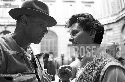 Artist JOSEPH BEUYS and ADRIANO SOFRI, Rome, Palazzo Braschi / JOSEPH BEUYS e ADRIANO SOFRI, Roma, Palazzo Braschi ©Marcello Mencarini/Rosebud2
