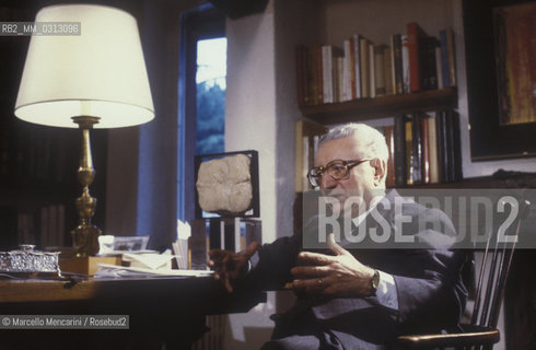 Former president resident of Italy Giovanni Leone in his house during an interview by journalist Enzo Biagi / Lex presidente della repubblica italiana Giovanni Leone nella sua casa mentre è intervistato dal giornalista Enzo Biagi - ©Marcello Mencarini/Rosebud2