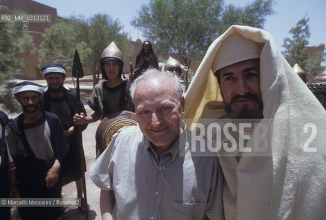 Ouarzazate, Morocco, 1993. Chairman of Lux Vide Production Company, Ettore Bernabei on the set of the TV movie The Bible: Abraham / Ouarzazate, Marocco, 1993. Ettore Bernabei, presidente della casa di produzione cinematografica Lux Vide, sul set del film per la TV La Bibbia: Abramo - ©Marcello Mencarini/Rosebud2