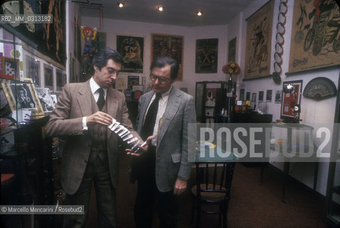 Rome, 1986. Italian conjurer Tony Binarelli in a magic tricks store / Roma, 1986. Il prestigiatore Tony Binarelli in un negozio di giochi di prestigio - ©Marcello Mencarini/Rosebud2