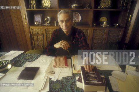 Rome 1987. Italian movie critic Guglielmo Biraghi in his house / Roma 1987. Il critico cinematografico Guglielmo Biraghi nella sua casa - ©Marcello Mencarini/Rosebud2