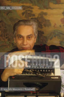 Rome 1987. Italian movie critic Guglielmo Biraghi in his house / Roma 1987. Il critico cinematografico Guglielmo Biraghi - ©Marcello Mencarini/Rosebud2