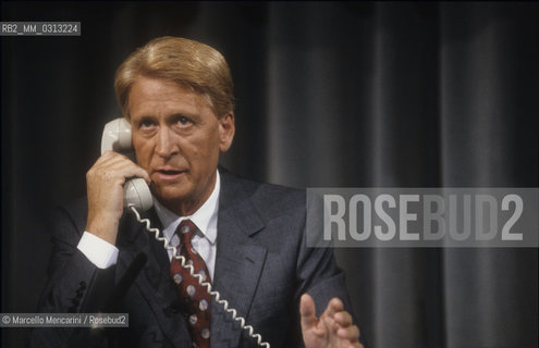 Italian sport journalist Aldo Biscardi in his TV program Il processo del lunedì (The Mondays Trial), 1989 / Il giornalista sportivo Aldo Biscardi  mentre conduce il suo programma Il processo del lunedì, 1989 - ©Marcello Mencarini/Rosebud2