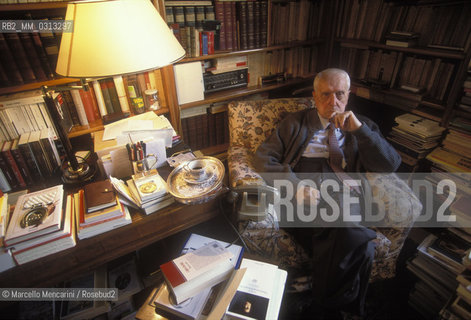 Milan, 1995. Italian literary critic Carlo Bo in his home / Milano, 1995. Il critico letterario Carlo Bo nella sua casa - ©Marcello Mencarini/Rosebud2