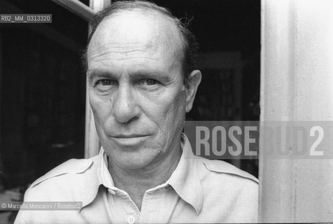 Milan, 1979. Italian journalist Giorgio Bocca in his home / Milan, 1979. Il giornalista Giorgio Bocca nella sua casa - ©Marcello Mencarini/Rosebud2