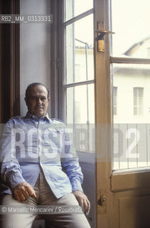 Milan, 1979. Italian journalist Giorgio Bocca in his home / Milan, 1979. Il giornalista Giorgio Bocca nella sua casa - ©Marcello Mencarini/Rosebud2