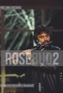 Torre del Lago (Lucca), September 22, 2001. Andrea Bocelli performing the song Cieli di Toscana for a videoclip during his birthday party / Torre del Lago (Lucca), 22 settembre 2001. Andrea Bocelli canta la canzone Cieli di Toscana per un videoclip durante la sua festa di compleanno - ©Marcello Mencarini/Rosebud2