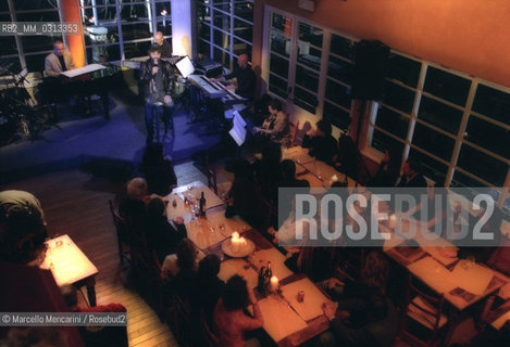 Torre del Lago (Lucca), September 22, 2001. Andrea Bocelli performing the song Cieli di Toscana for a videoclip during his birthday party / Torre del Lago (Lucca), 22 settembre 2001. Andrea Bocelli canta la canzone Cieli di Toscana per un videoclip durante la sua festa di compleanno - ©Marcello Mencarini/Rosebud2