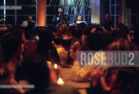 Torre del Lago (Lucca), September 22, 2001. Andrea Bocelli performing the song Cieli di Toscana for a videoclip during his birthday party / Torre del Lago (Lucca), 22 settembre 2001. Andrea Bocelli canta la canzone Cieli di Toscana per un videoclip durante la sua festa di compleanno - ©Marcello Mencarini/Rosebud2