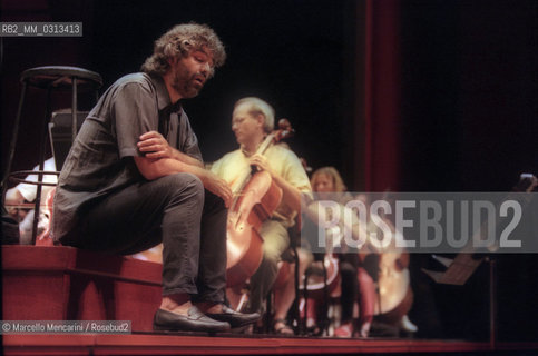 New York City, July 2000. Singer Andrea Bocelli during the rehearsal of the Statue of Liberty Concert at New Jerseys Liberty State Park in honor of Italian immigrants / New York, luglio 2000. Il cantante Andrea Bocelli durante le prove del Concerto sotto la statua della Libertà, in onore degli immigrati italiani - ©Marcello Mencarini/Rosebud2