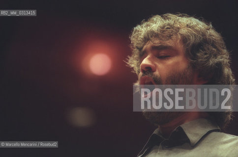 New York City, July 2000. Singer Andrea Bocelli during the rehearsal of the Statue of Liberty Concert at New Jerseys Liberty State Park in honor of Italian immigrants / New York, luglio 2000. Il cantante Andrea Bocelli durante le prove del Concerto sotto la statua della Libertà, in onore degli immigrati italiani - ©Marcello Mencarini/Rosebud2