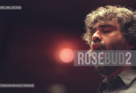 New York City, July 2000. Singer Andrea Bocelli during the rehearsal of the Statue of Liberty Concert at New Jerseys Liberty State Park in honor of Italian immigrants / New York, luglio 2000. Il cantante Andrea Bocelli durante le prove del Concerto sotto la statua della Libertà, in onore degli immigrati italiani - ©Marcello Mencarini/Rosebud2