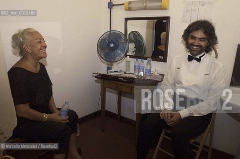 Verona Arena, August 17, 2000. Pop singer-tenor Andrea Bocelli in his dressing room with his mother Edi before performing Verdis Requiem Mass conducted by Lorin Maazel / Arena di Verona, 17 agosto 2000. Andrea Bocelli in camerino con sua madre Edi prima di cantare la messa da Requiem di Verdi diretta da Lorin Maazel
 ©Marcello Mencarini/Rosebud2