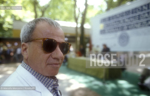 Venice Art Biennale 1988. Art critic Achille Bonito Oliva / Biennale Arte di Venezia 1988. Il critico darte Achille Bonito Oliva - ©Marcello Mencarini/Rosebud2