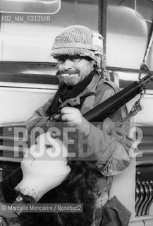 Venice, about 1983. Italian cartoonist Bonvi (Franco Bonvicini) dressed as a character of his comic strip Sturmtruppen / Venezia, 1983 circa. Il fumettista Bonvi (Franco Bonvicini) vestito come un personaggio della sua striscia Sturmtruppen - ©Marcello Mencarini/Rosebud2