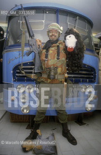 Venice, about 1983. Italian cartoonist Bonvi (Franco Bonvicini) dressed as a character of his comic strip Sturmtruppen / Venezia, 1983 circa. Il fumettista Bonvi (Franco Bonvicini) vestito come un personaggio della sua striscia Sturmtruppen - ©Marcello Mencarini/Rosebud2